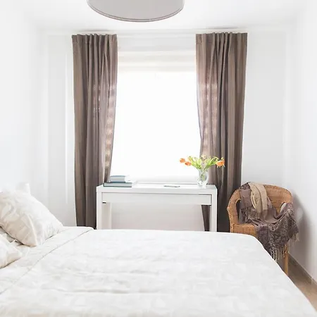 Lovely&sunny Near Poris Appartement *