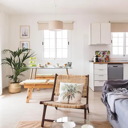 Lovely&sunny Near Poris Apartmán *